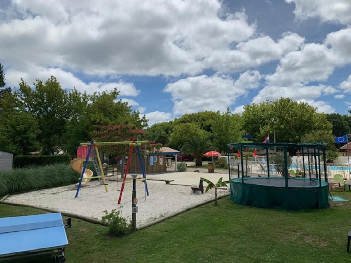 Camping La Chesnays Hotel Vendays-Montalivet Buitenkant foto